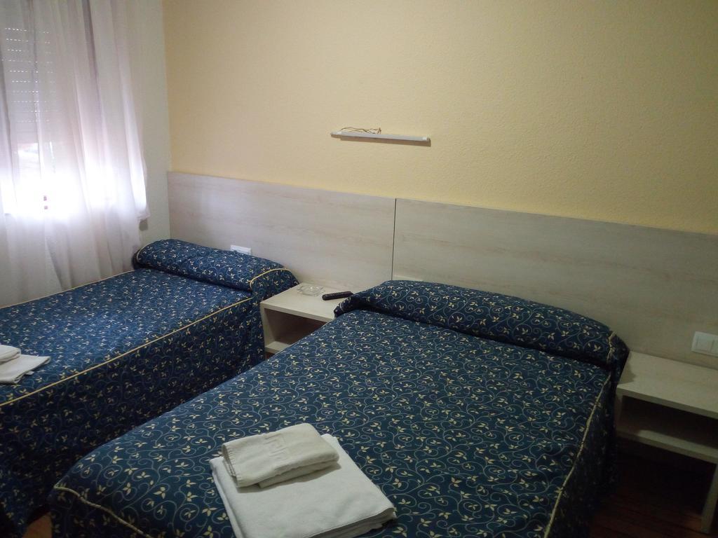 Pension La Principal Torrelavega Εξωτερικό φωτογραφία