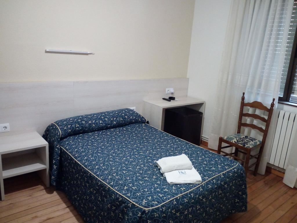 Pension La Principal Torrelavega Εξωτερικό φωτογραφία