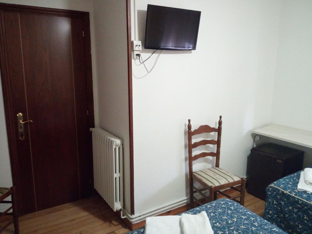 Pension La Principal Torrelavega Εξωτερικό φωτογραφία
